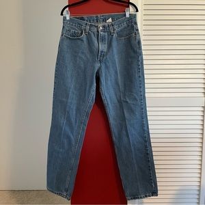 Levi’s straight leg medium wash denim